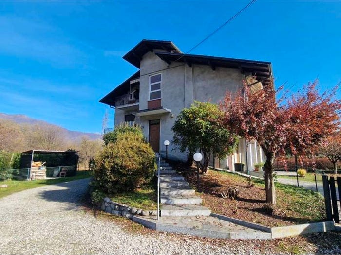 Casa con 6 locali in vendita in Via Monte Cerano, Centro, Gravellona Toce