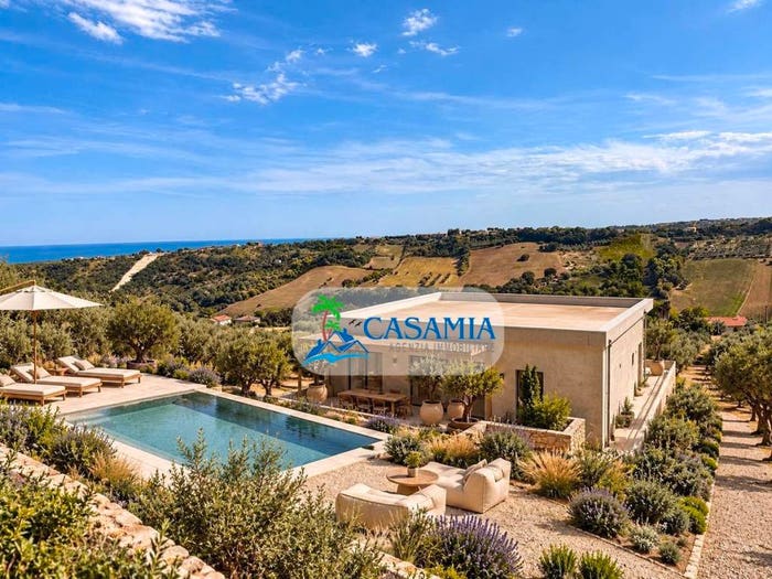 Casa con 6 locali in vendita in Contrada Madonna Manù, Lapedona