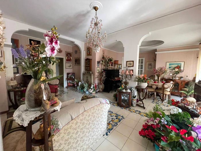Appartamento con 6 locali in vendita in Via Francesco Petrarca, Posillipo, Napoli