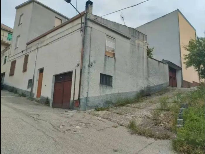 Casa monolocale in vendita in Via Grazia Deledda, Sarule
