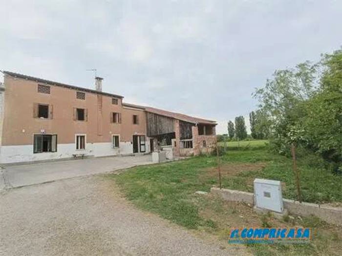 Casa con 6 locali in vendita in Centro, Roveredo di Guà