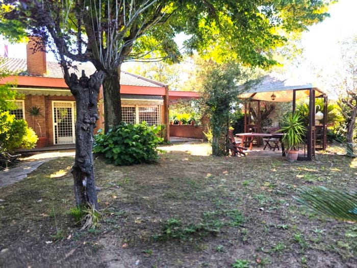 Casa con 6 locali in vendita in Viale America, Le Rughe, Formello
