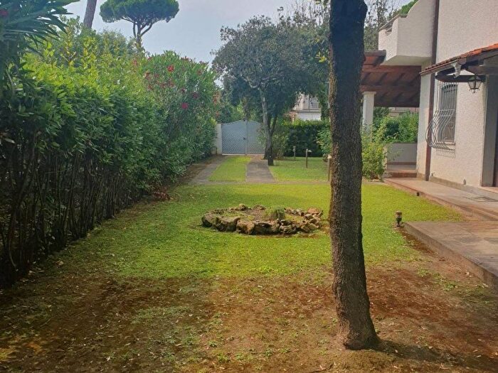 Casa con 5 locali in vendita in Vittoria Apuana, Forte dei Marmi