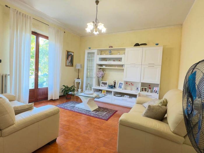 Appartamento con 5 locali in vendita in Viale Luigi Cadorna, MontecatiniTerme