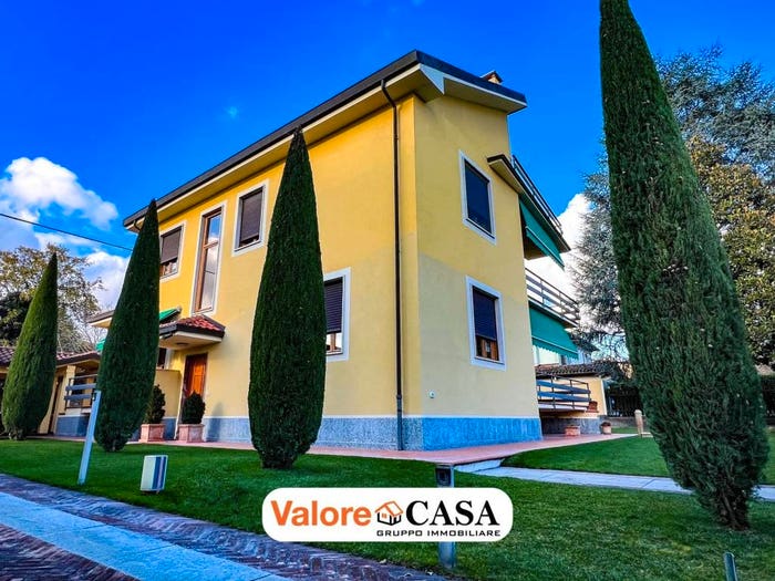 Casa con 6 locali in vendita in Corso Roma, Bistagno