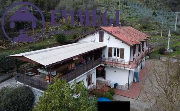 Appartamento con 6 locali in vendita in Via Provinciale, Dolceacqua