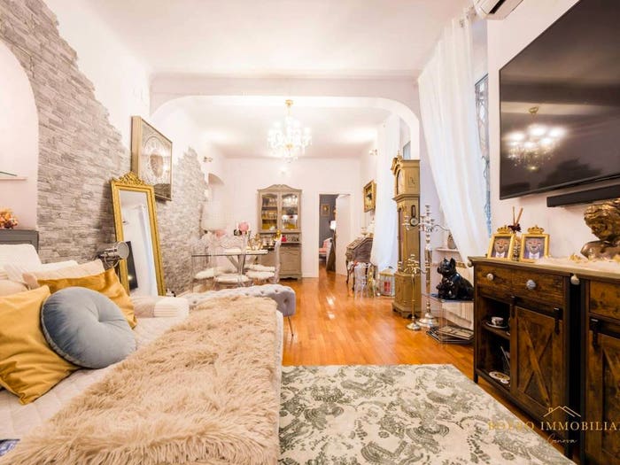 Appartamento trilocale in vendita in Via Felice Romani, Manin, Genova