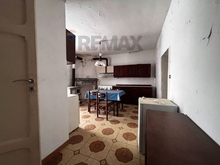 Casa trilocale in vendita in Via Pietrangelo Vecchiarelli, Centro, Canistro