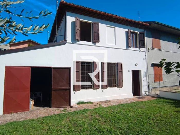 Casa quadrilocale in vendita in Via Biserno, Cava, Forlì