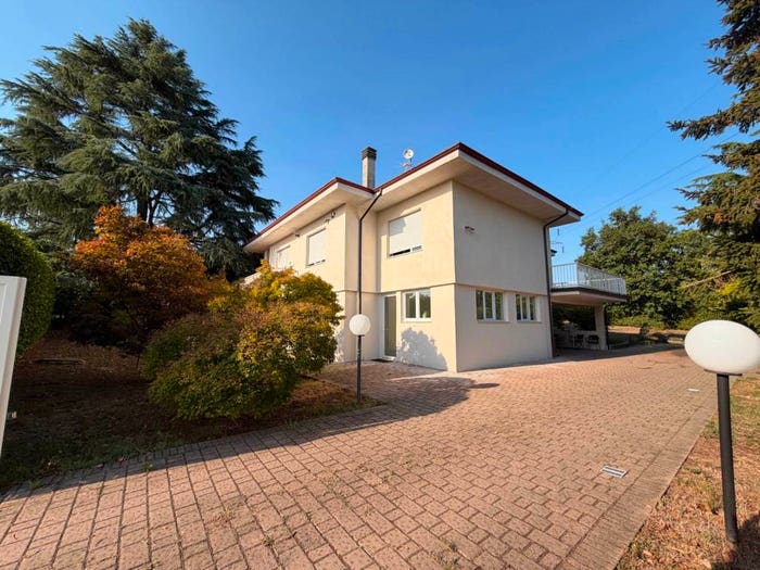 Casa con 6 locali in vendita in Strada Rio Crosia, Bramairate Revignano, Asti