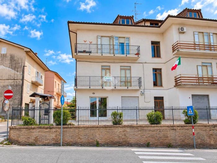 Appartamento trilocale in vendita in Via Incancellata, Centro, Monte Urano