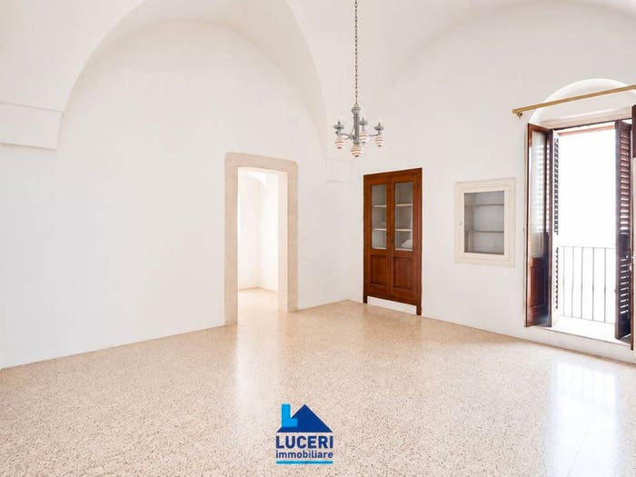 Casa con 6 locali in vendita in Via San Antonio, Centro, Parabita