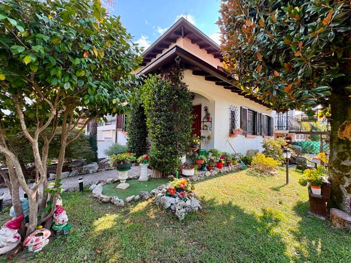 Casa quadrilocale in vendita in Via Gaetano Donizetti, Gudo Visconti