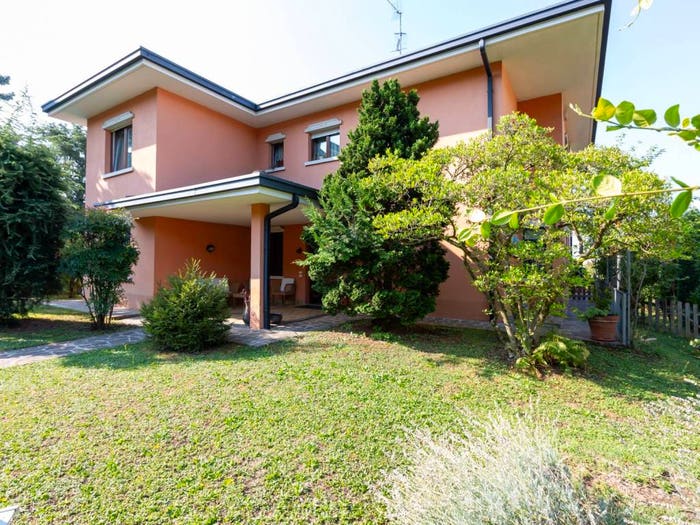 Casa con 6 locali in vendita in Via Carlo Forlanini, Centro, Merate