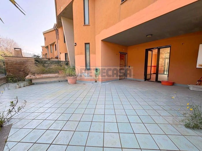 Casa con 6 locali in vendita in Via Vitagliano Rossetti, Mezzano, Caserta