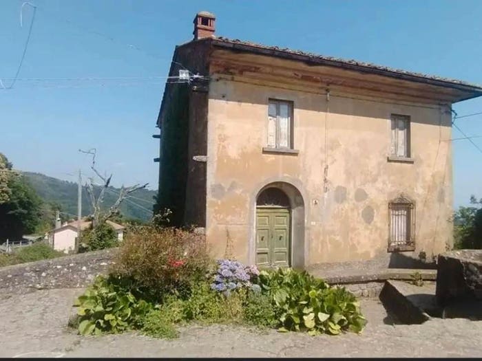 Casa con 6 locali in vendita in Via Monte Avaglio, Marliana