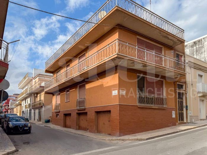 Appartamento con 5 locali in vendita in Via Brancati, Centro, Pachino