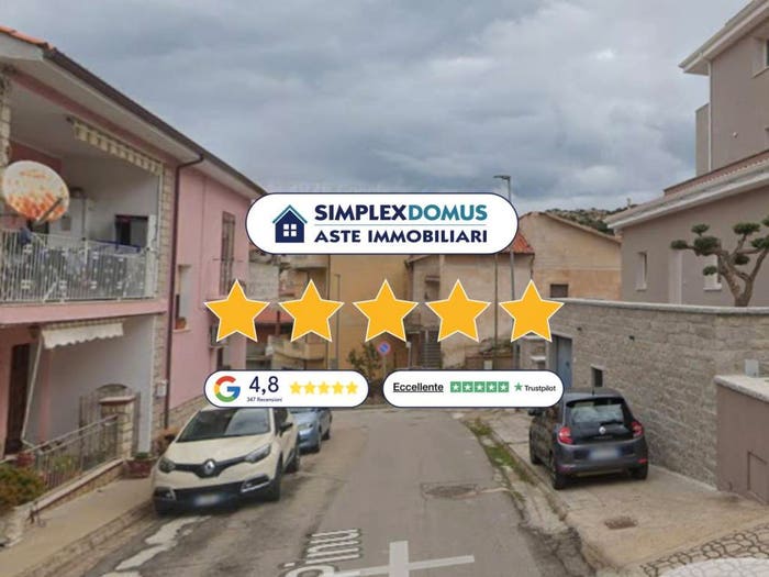 Appartamento trilocale in vendita in Via Lu Pinu, Calangianus