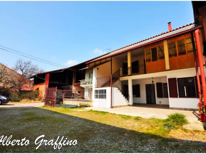 Casa con 5 locali in vendita in Vicolo Arrigo Boito, Centro, Bosconero