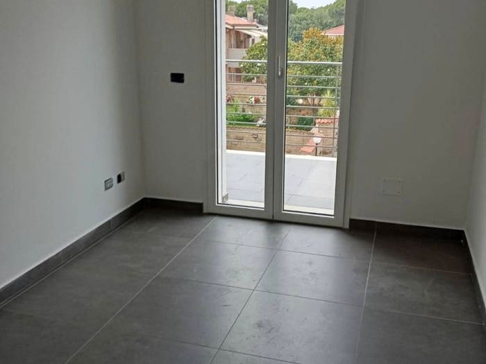 Casa quadrilocale in vendita in Viale dei Giornalisti, Villaggio Giornalisti Poggio, Anzio