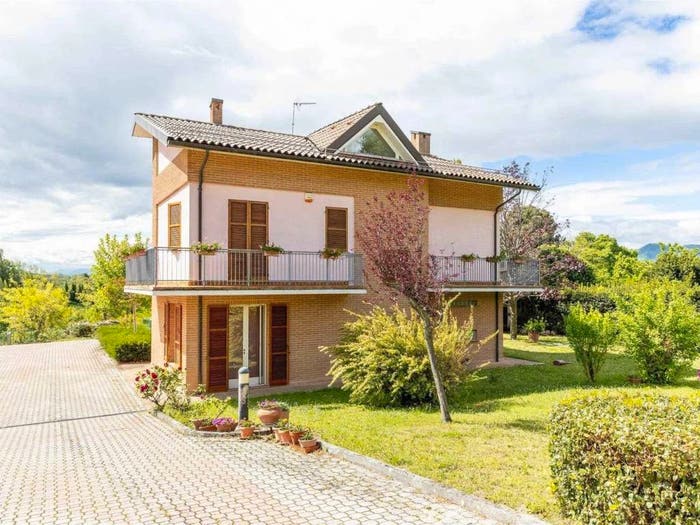 Casa con 6 locali in vendita in Centro, Cupramontana