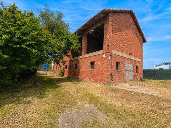 Casa con 5 locali in vendita in Via Martiri, Centro, Ceresole Alba