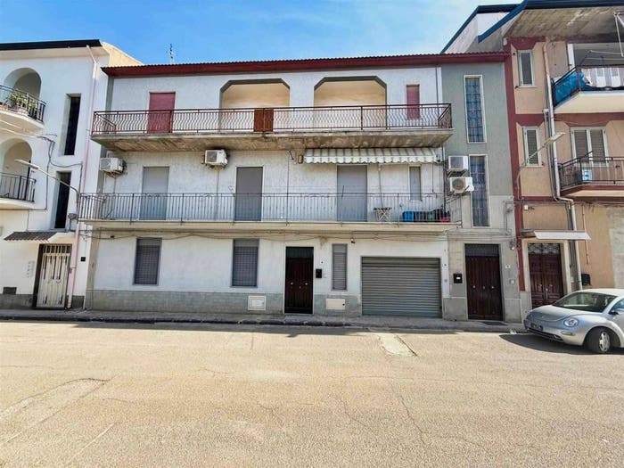 Casa con 6 locali in vendita in Campobello di Licata