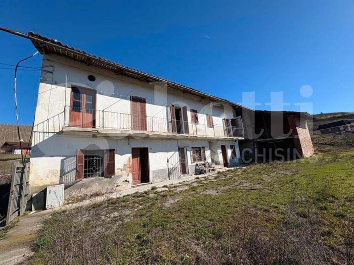Casa con 6 locali in vendita in Via Torino, Dogliani