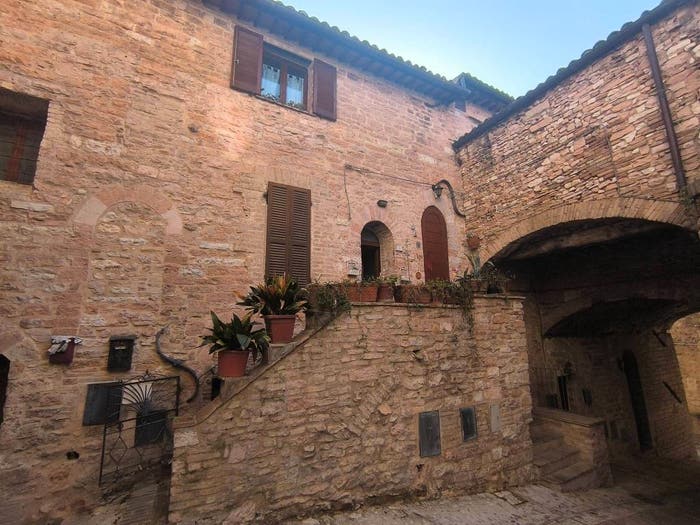 Appartamento trilocale in vendita in Via Due Ponti, Centro, Spello