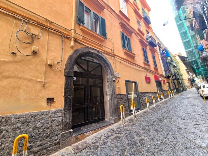 Appartamento con 6 locali in vendita in Via Stella, Sanità, Napoli