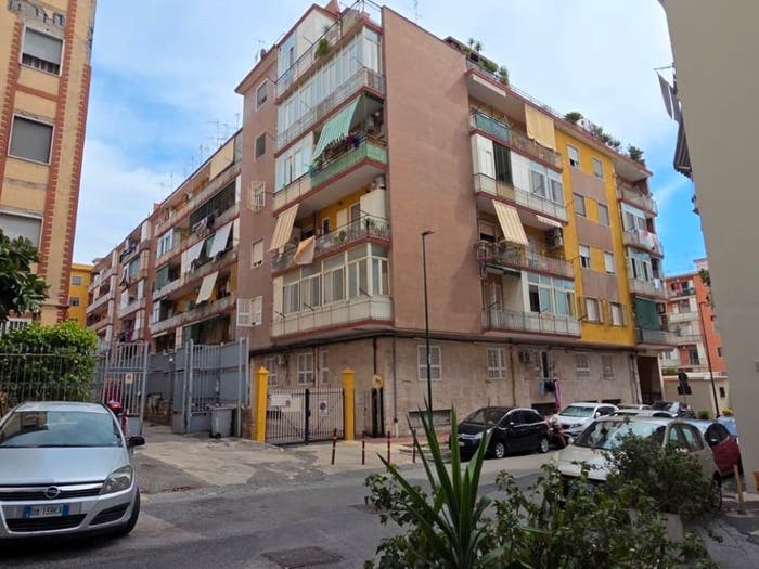 Appartamento trilocale in vendita in Traversa Eurialo, Bagnoli, Napoli