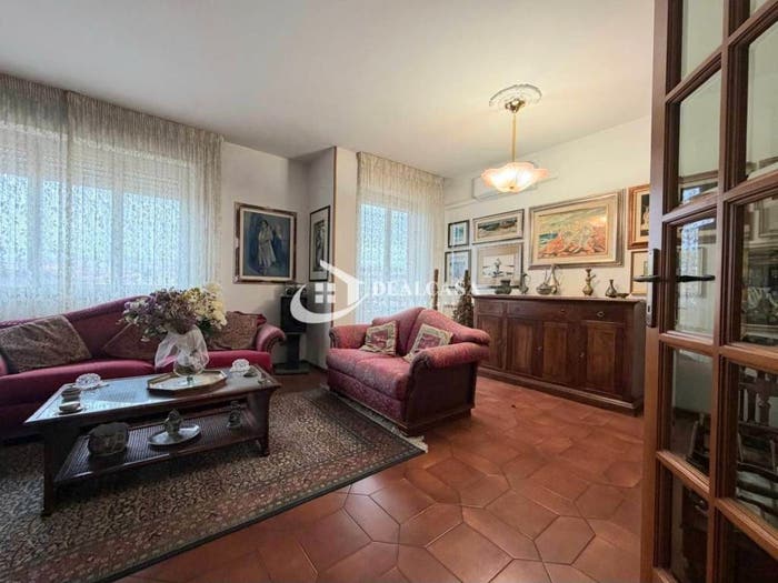 Appartamento quadrilocale in vendita in Via Monsignor Giuseppe Cogoni, Centro, Nuoro