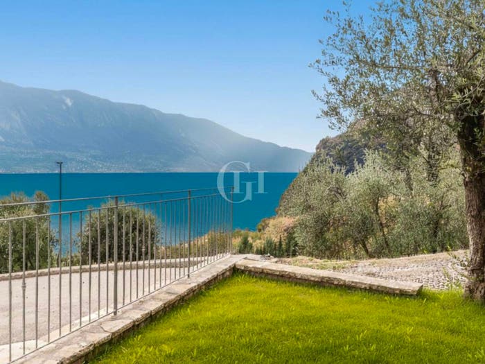Casa con 6 locali in vendita in Via S Pietro, Limone sul Garda