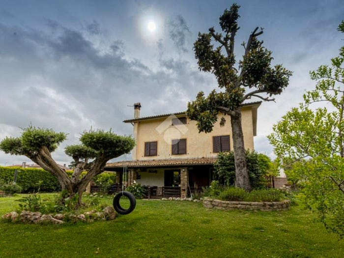 Casa con 6 locali in vendita in Via Redipuglia, Centro, Anguillara Sabazia