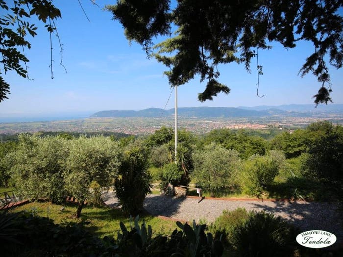 Casa con 6 locali in vendita in Castelnuovo Magra