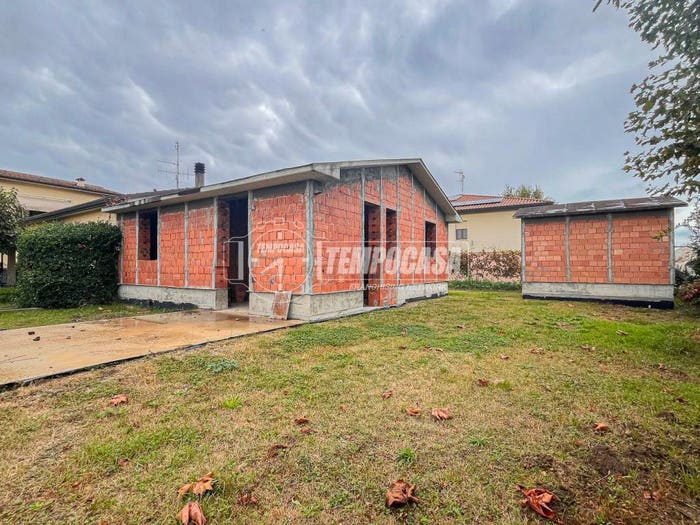Casa quadrilocale in vendita in Via Borgo, Castiglione Villa Inferno Montaletto, Cervia