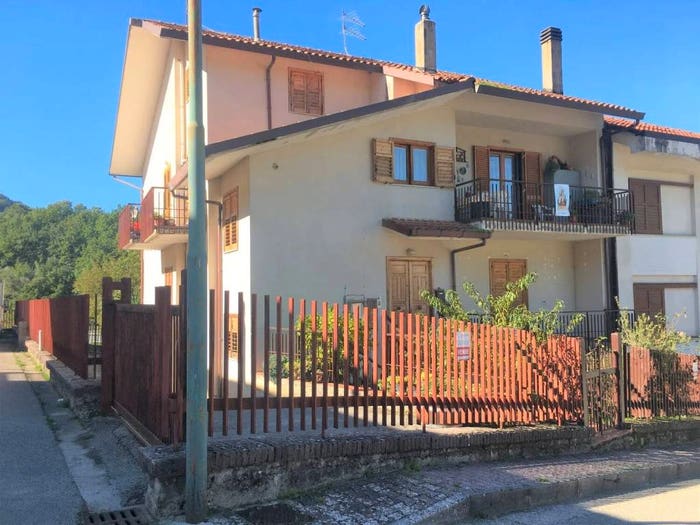 Appartamento quadrilocale in vendita in Padula SNC, Sorbo Serpico
