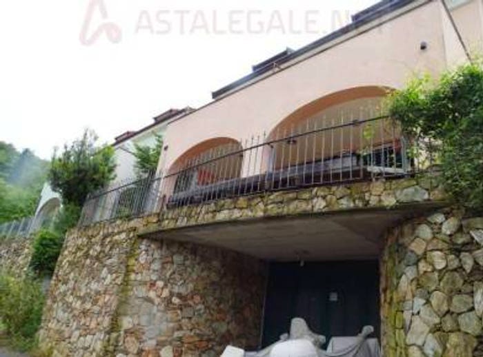 Casa con 6 locali in vendita in Via Firpi, Vezzi Portio