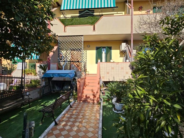 Casa quadrilocale in vendita in Via Cardito, Crispano