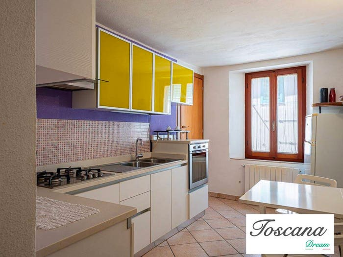 Casa trilocale in vendita in Vicolo Cervo, Centro, Monterotondo Marittimo