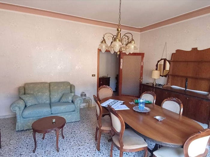 Appartamento trilocale in vendita in via Monte Grappa, Centro, Chiusi