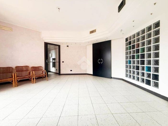 Appartamento con 5 locali in vendita in Piazza Trieste, Centro, Cislago