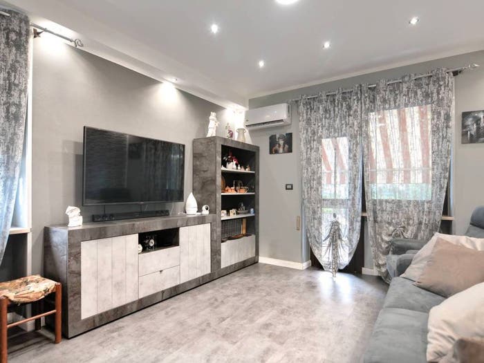 Appartamento quadrilocale in vendita in Viale De Amicis, Airali, Luserna San Giovanni