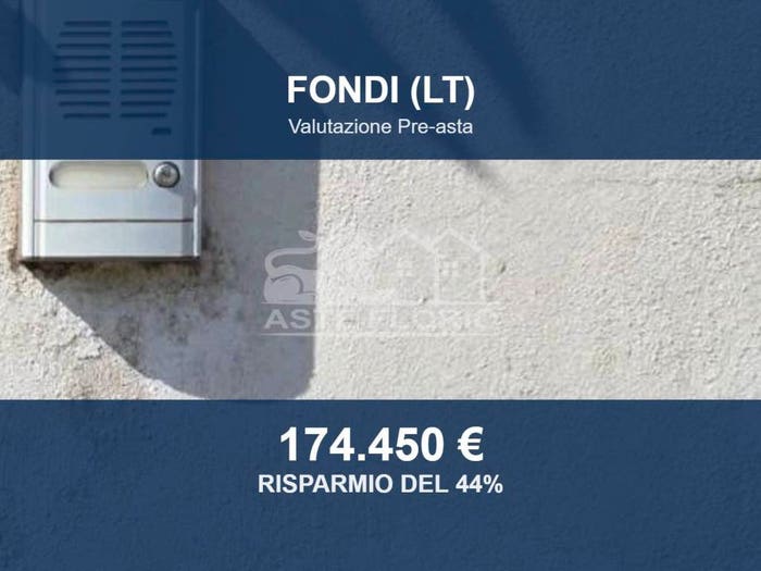 Casa trilocale in vendita in Via Rosa Quattrociocchi, Centro, Fondi