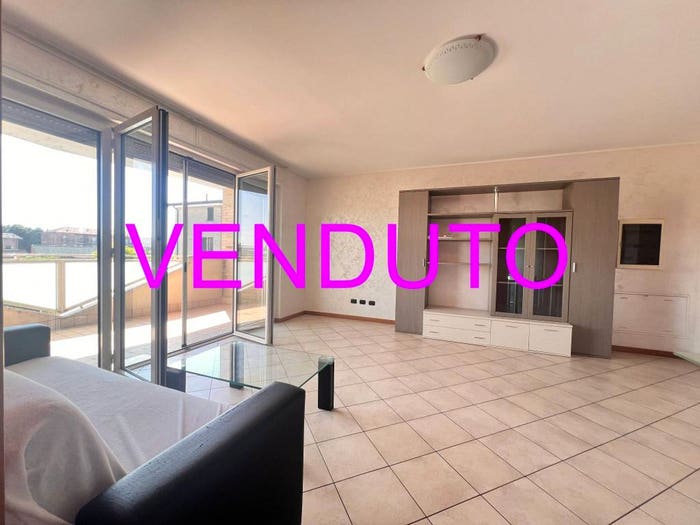 Appartamento bilocale in vendita in Via Turlough O'Carolan, Centro, Caronno Pertusella