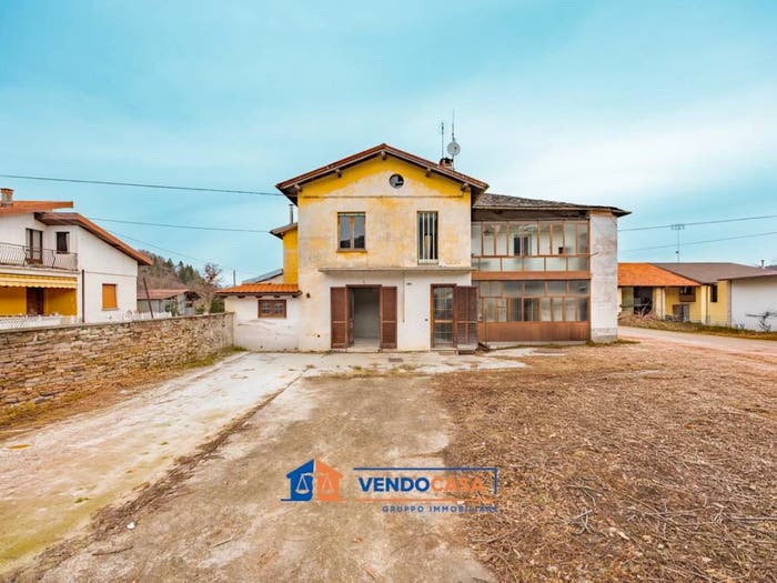Casa con 6 locali in vendita in Via Castellar, Tetti Pianca Parsè, Boves