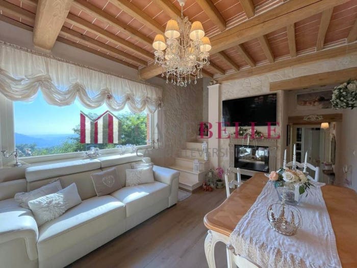 Casa quadrilocale in vendita in Via Metato, Camaiore Paese, Camaiore