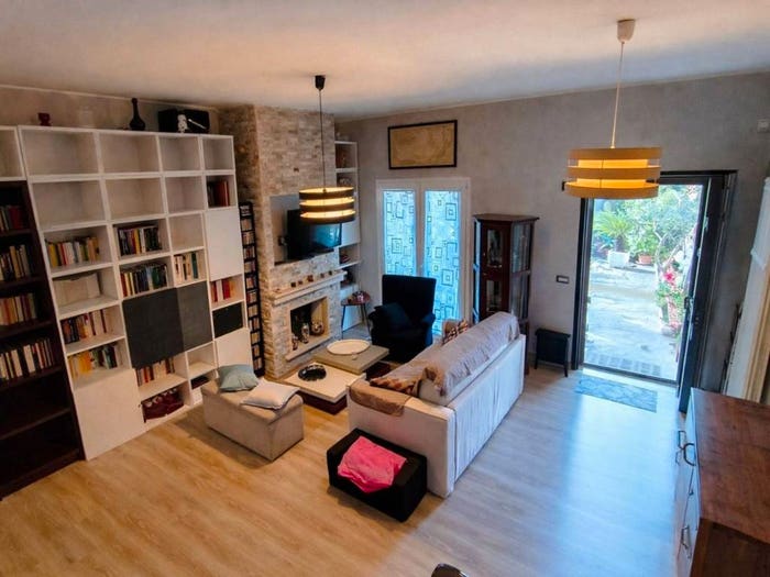 Casa con 5 locali in vendita in Via Fratelli Bandiera, Zona Domitilla, Ladispoli