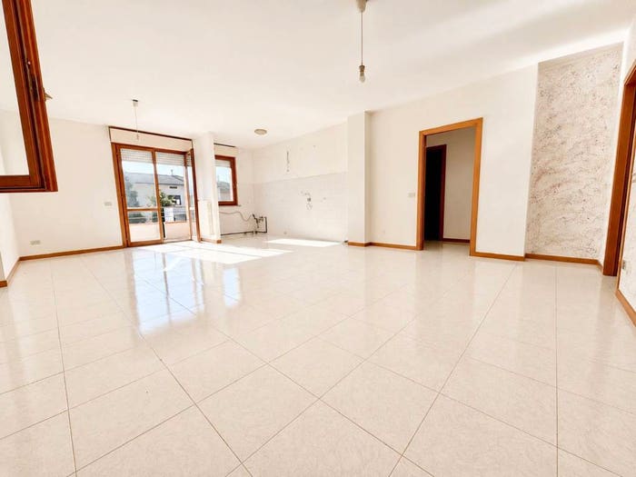 Appartamento quadrilocale in vendita in Via Clementina Sud, Moie, Maiolati Spontini
