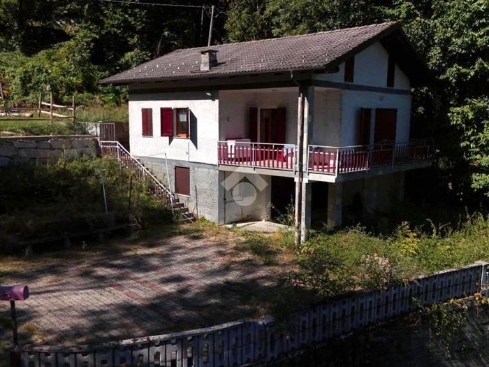 Casa quadrilocale in vendita in Via Comba Nari, Gambasca